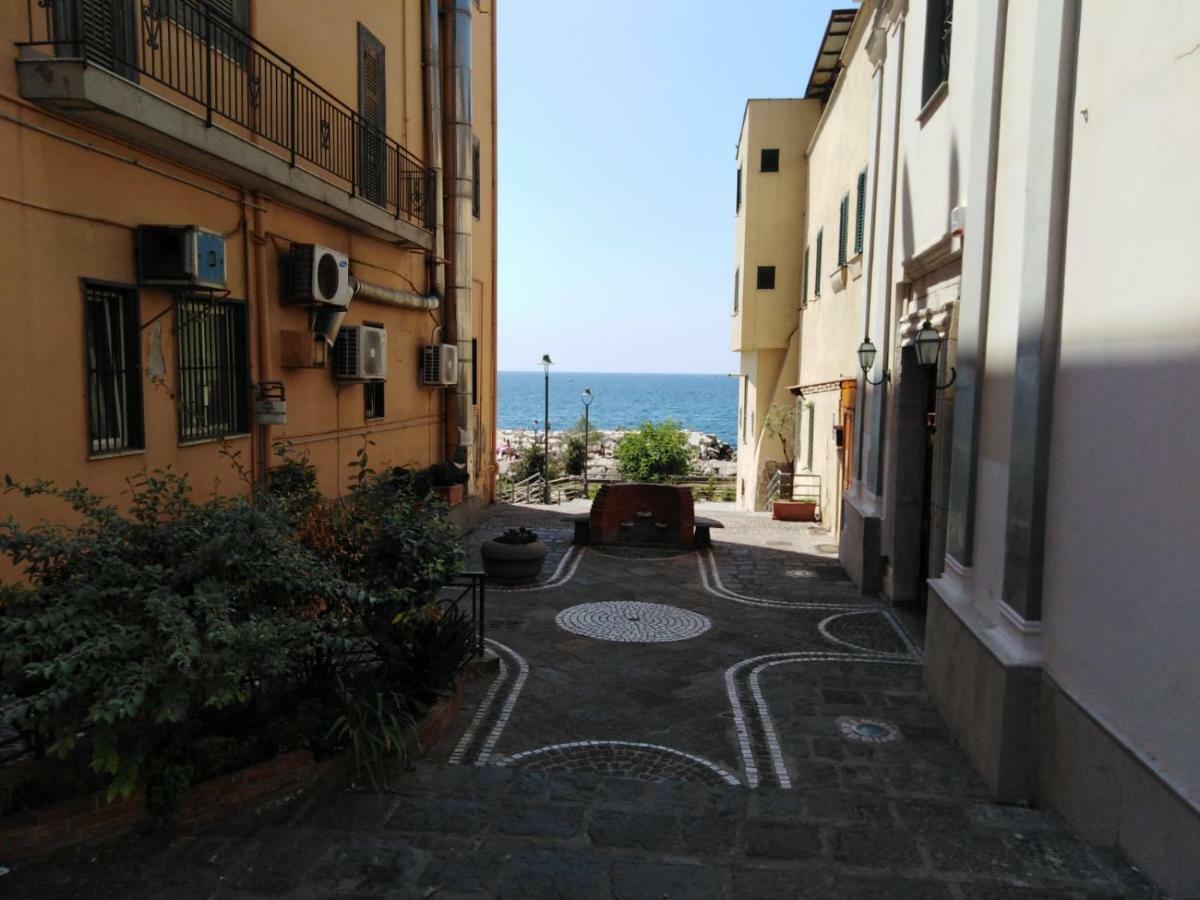 Appartamento Valerio's Flat Pozzuoli Esterno foto
