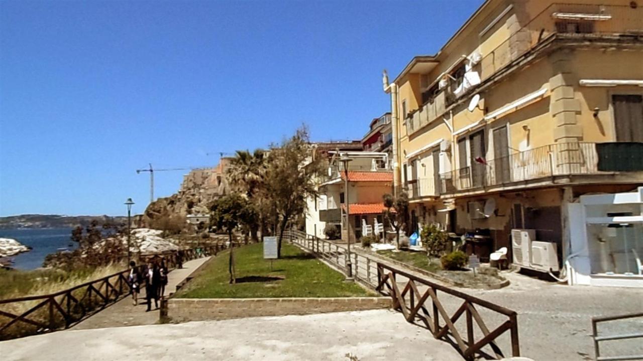 Appartamento Valerio's Flat Pozzuoli Esterno foto
