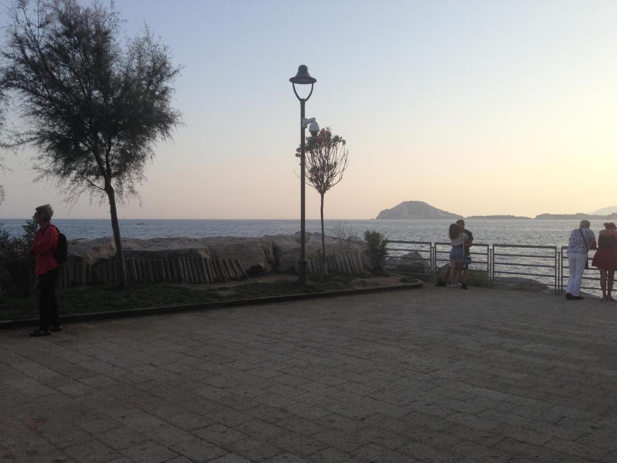 Appartamento Valerio's Flat Pozzuoli Esterno foto